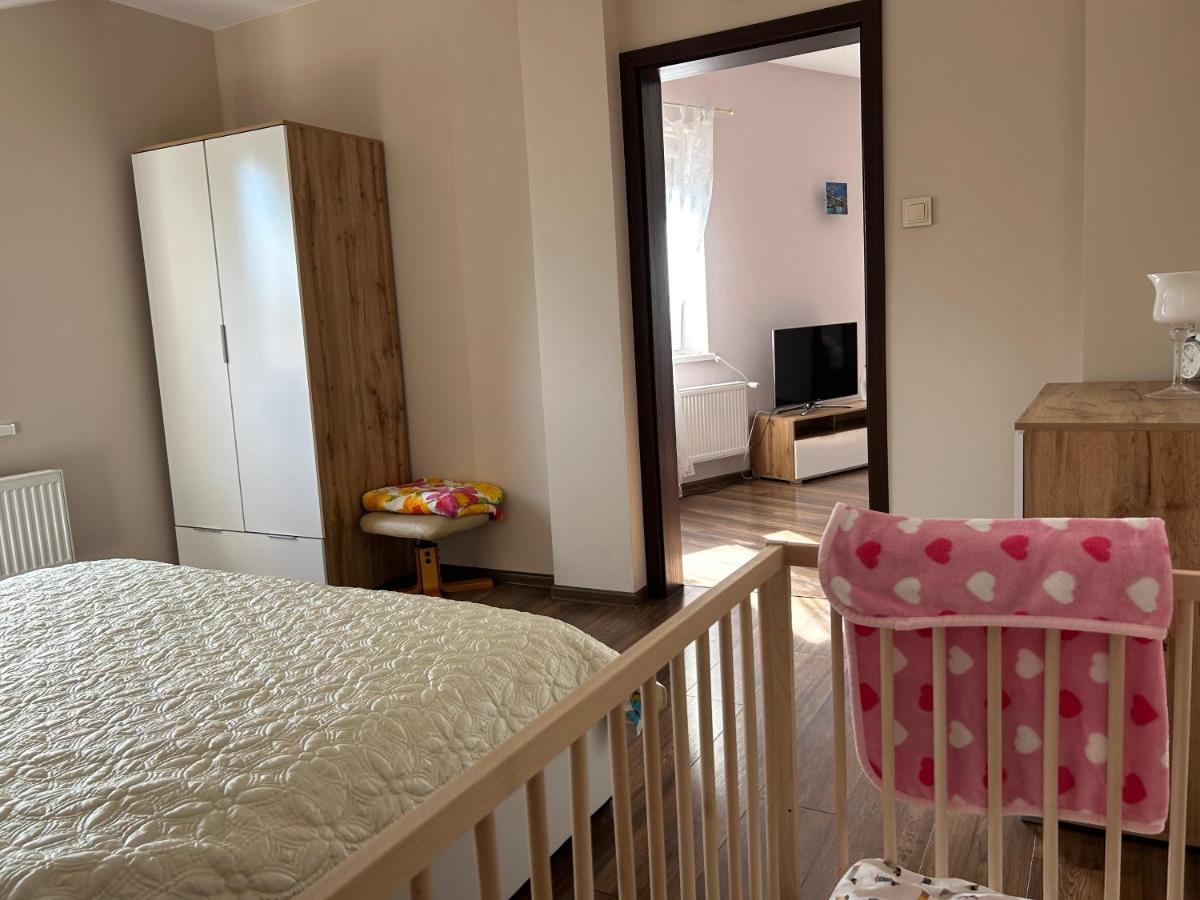 Apartament Bobrzanska - 4 Bedrooms Sypialnie Świdnica Exterior foto
